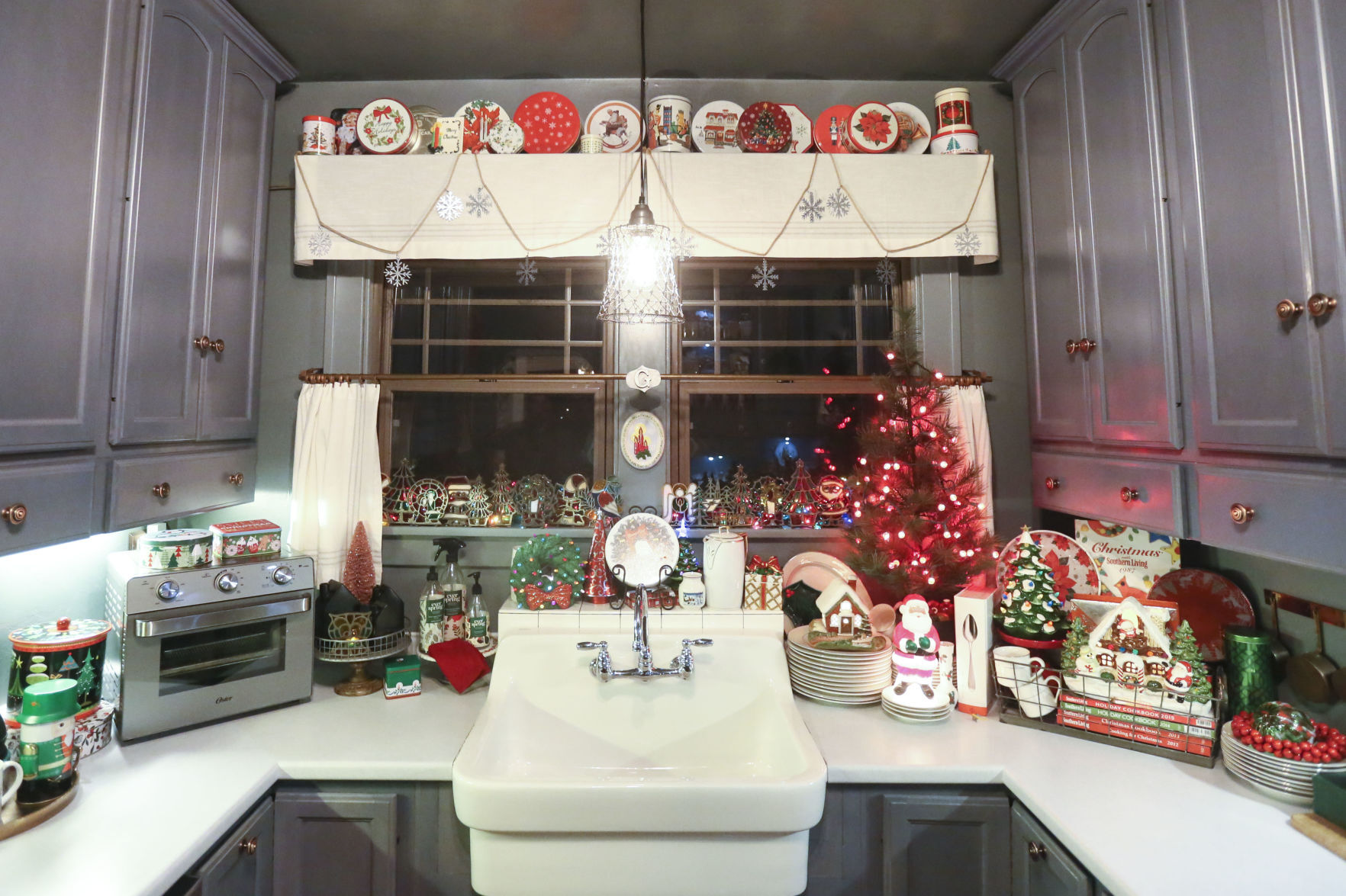 112420-qc-nws-decorations-30.JPG